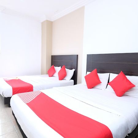 OYO 717 Mr J Hotel Wakaf Che Yeh 2 Buitenkant foto