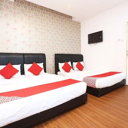 OYO 717 Mr J Hotel Wakaf Che Yeh 2 Buitenkant foto