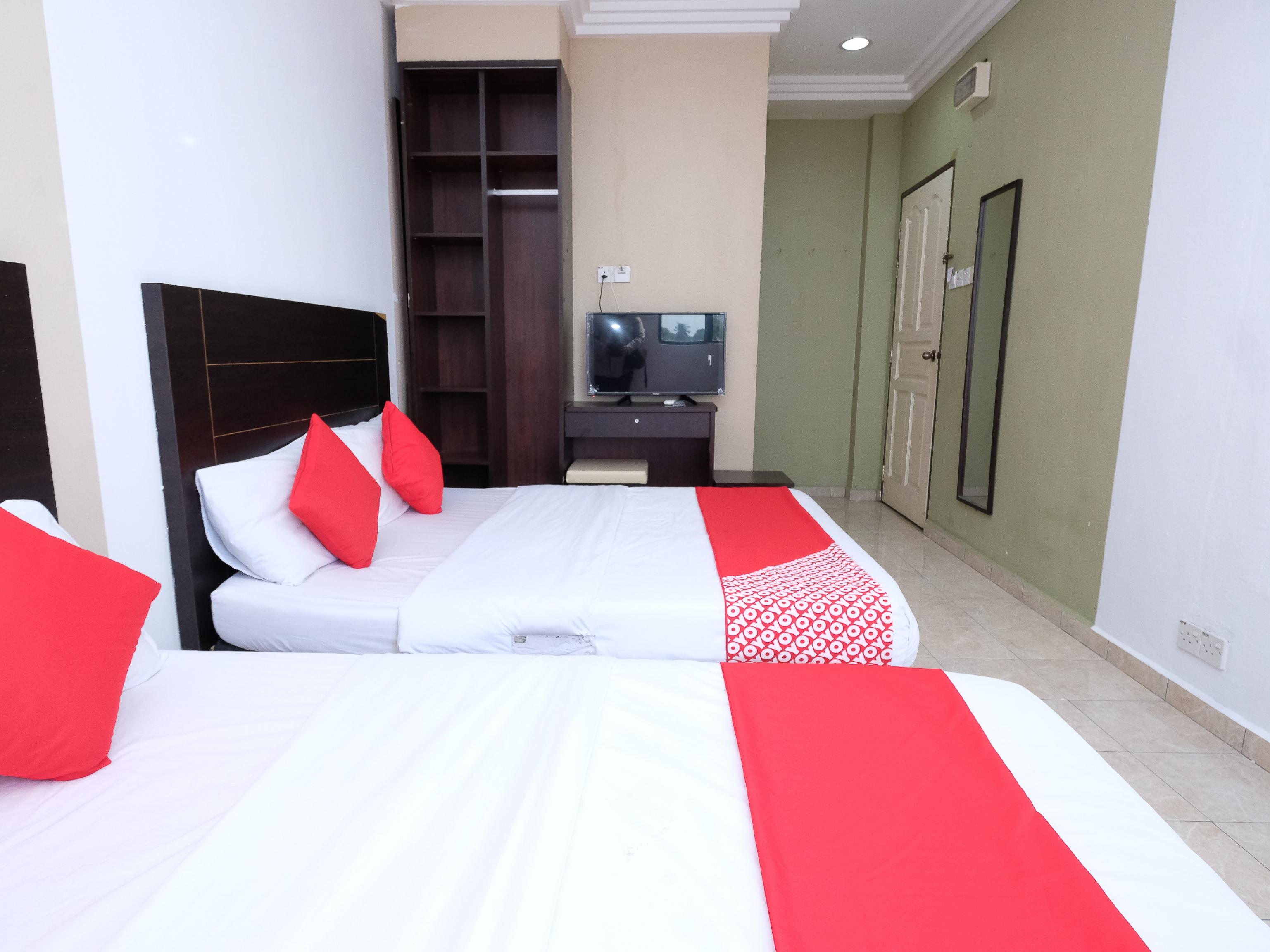 OYO 717 Mr J Hotel Wakaf Che Yeh 2 Buitenkant foto