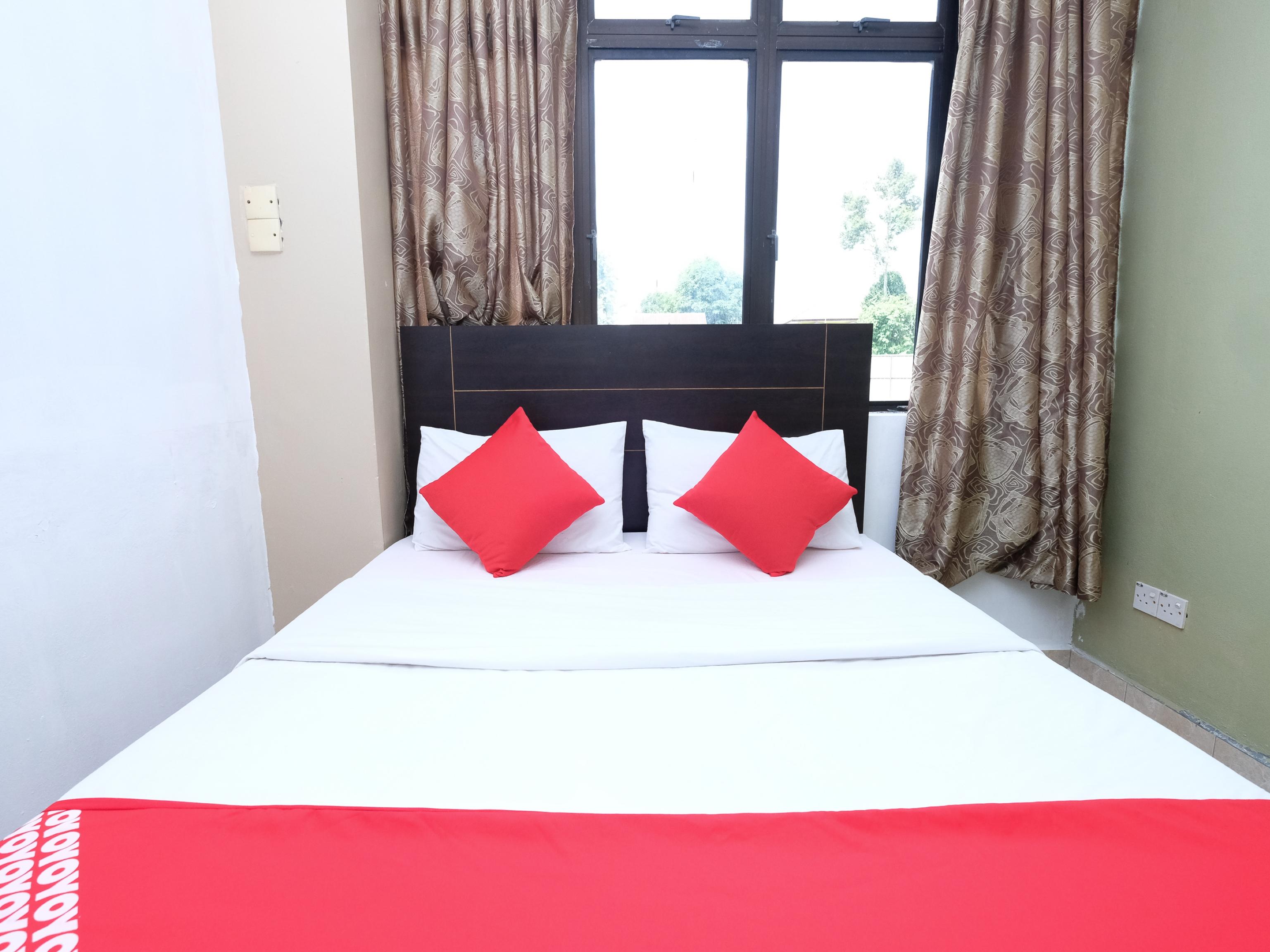 OYO 717 Mr J Hotel Wakaf Che Yeh 2 Buitenkant foto