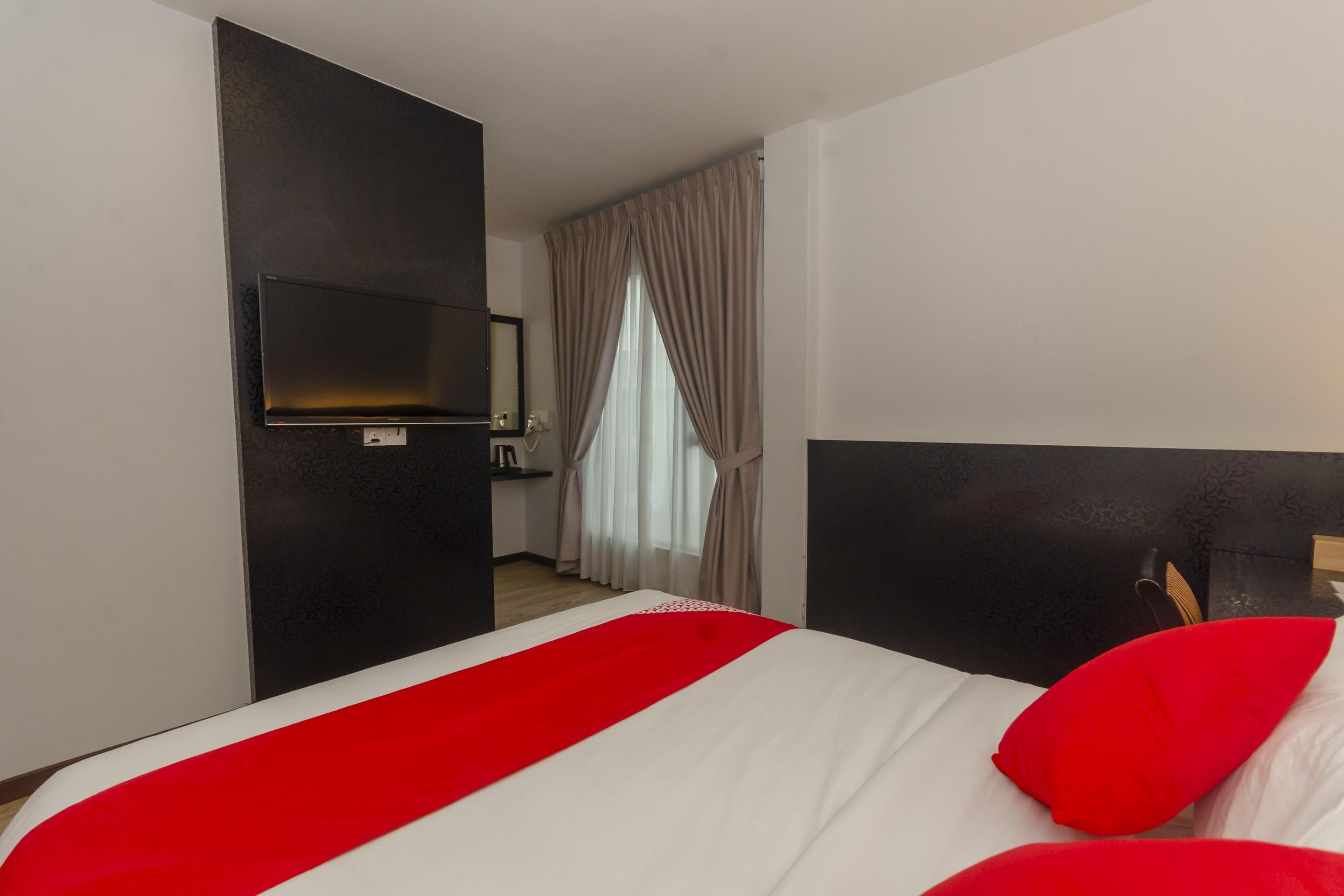 OYO 717 Mr J Hotel Wakaf Che Yeh 2 Buitenkant foto