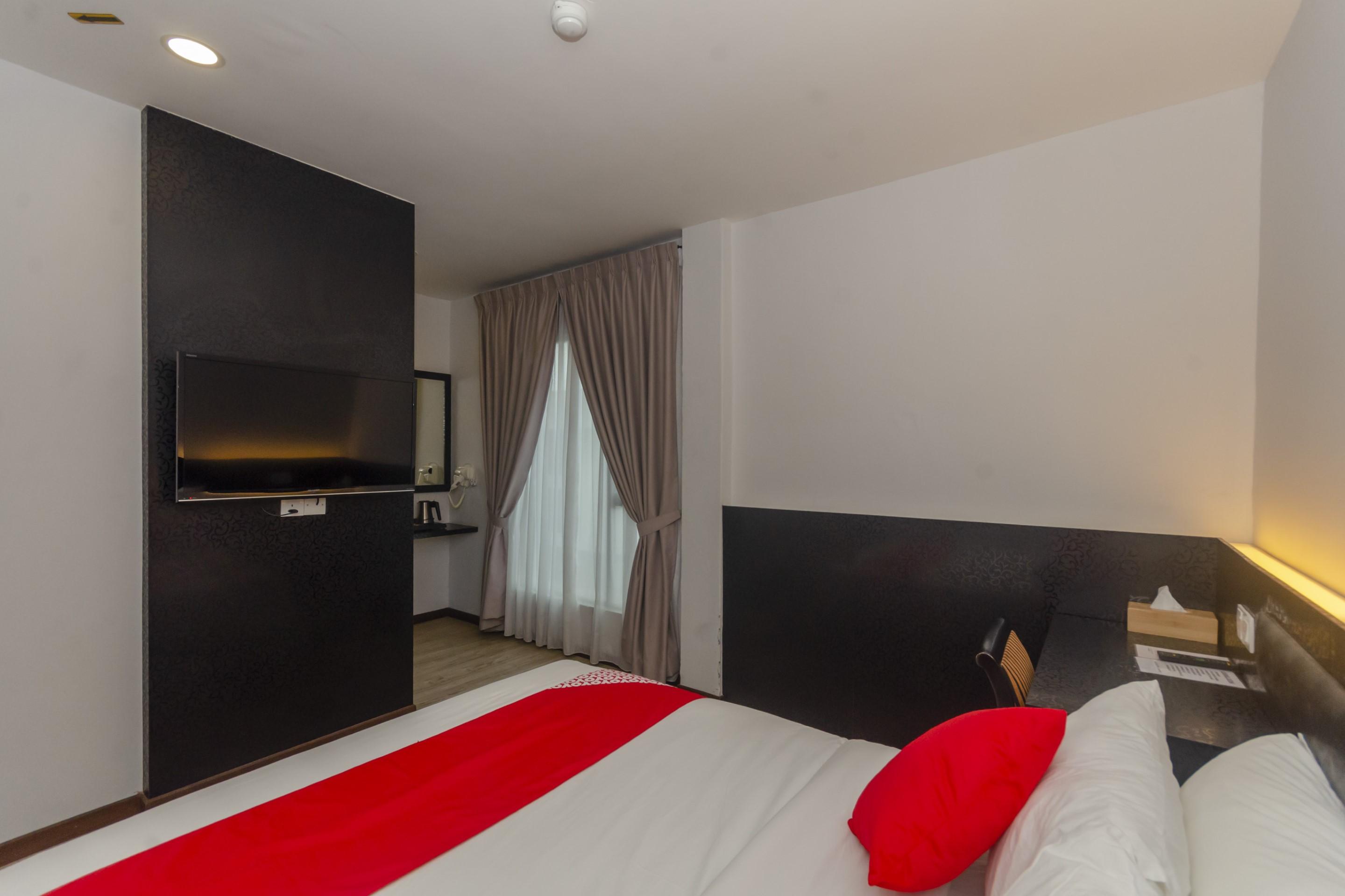 OYO 717 Mr J Hotel Wakaf Che Yeh 2 Buitenkant foto