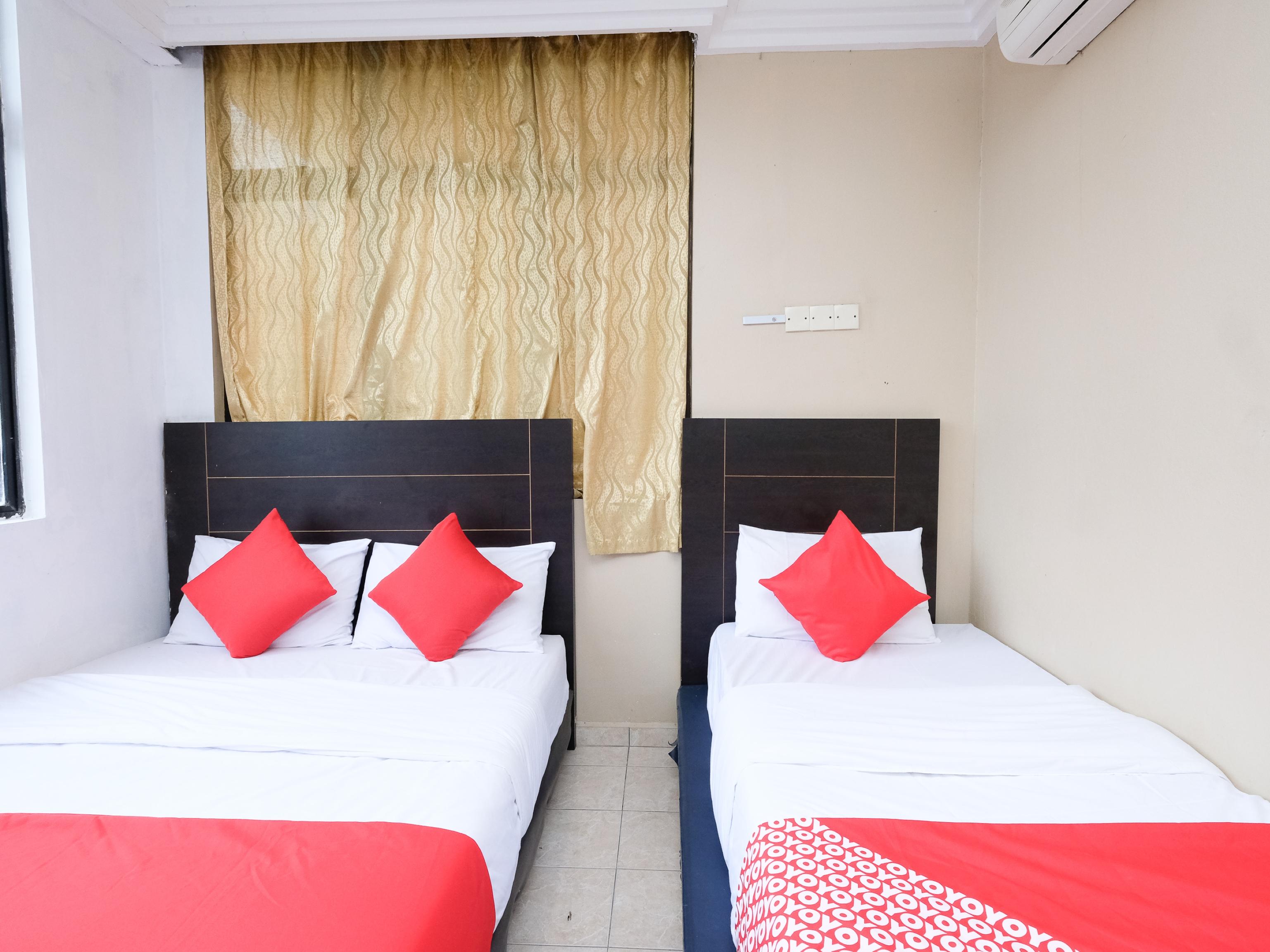 OYO 717 Mr J Hotel Wakaf Che Yeh 2 Buitenkant foto