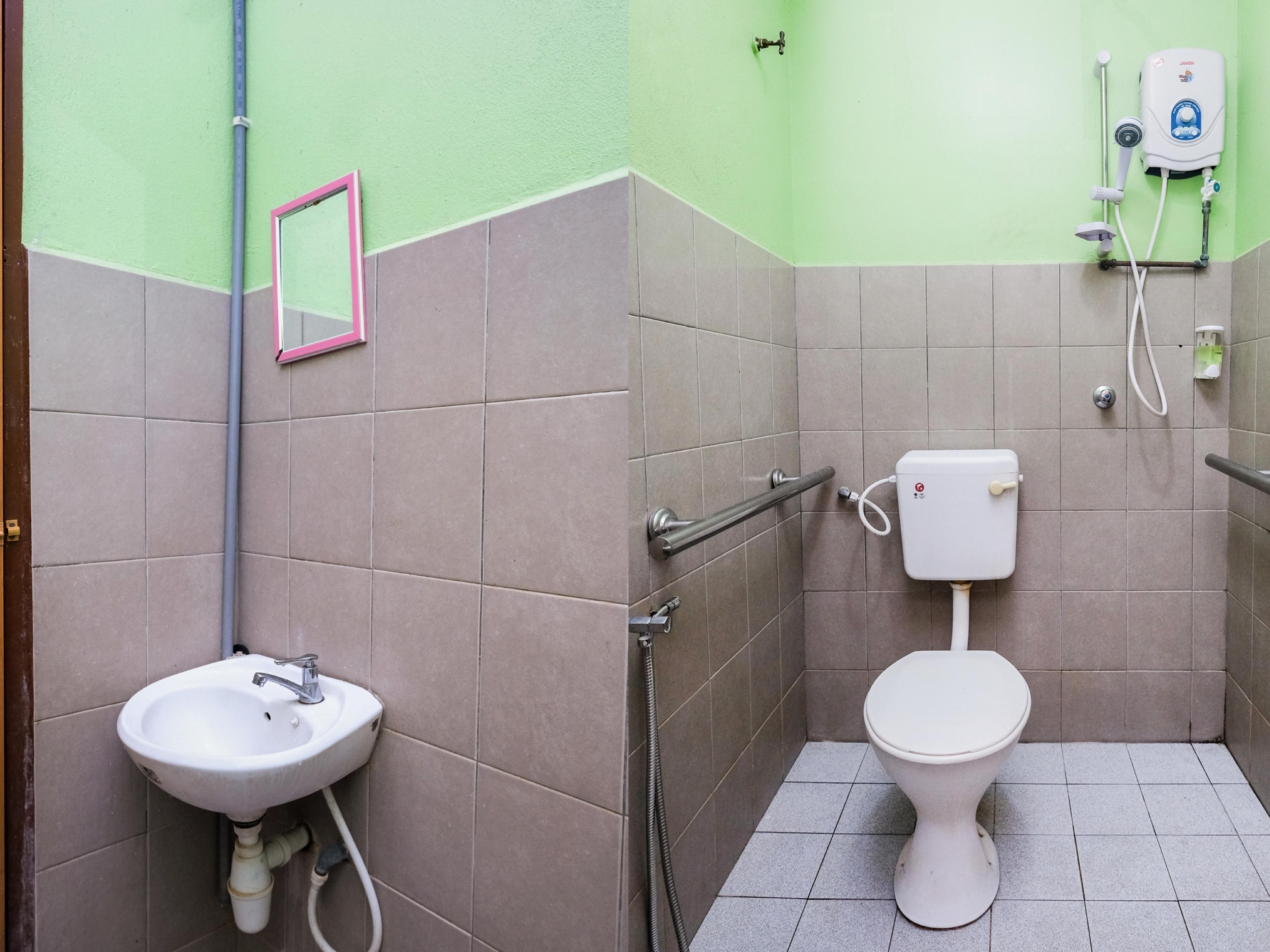 OYO 717 Mr J Hotel Wakaf Che Yeh 2 Buitenkant foto