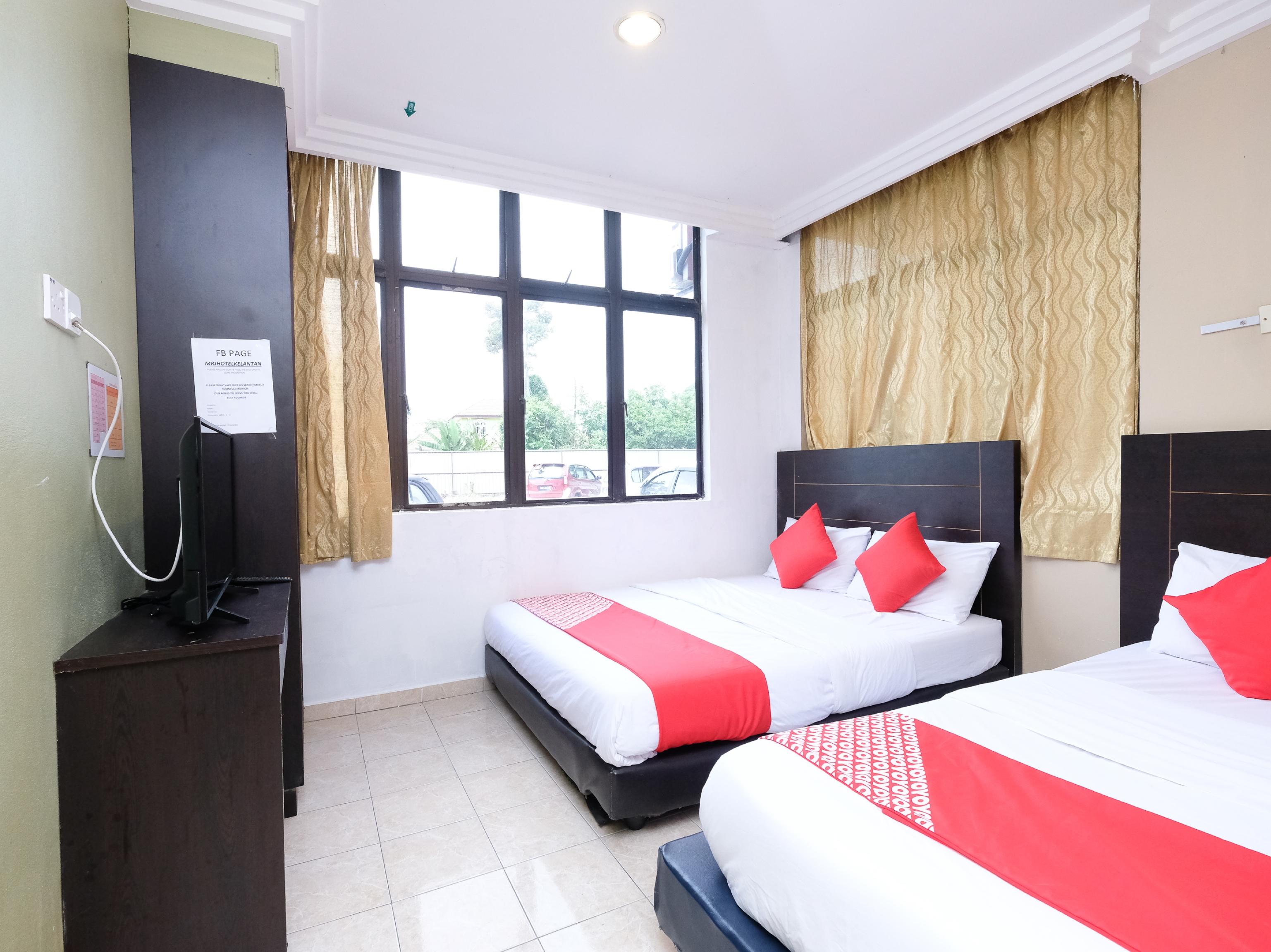 OYO 717 Mr J Hotel Wakaf Che Yeh 2 Buitenkant foto