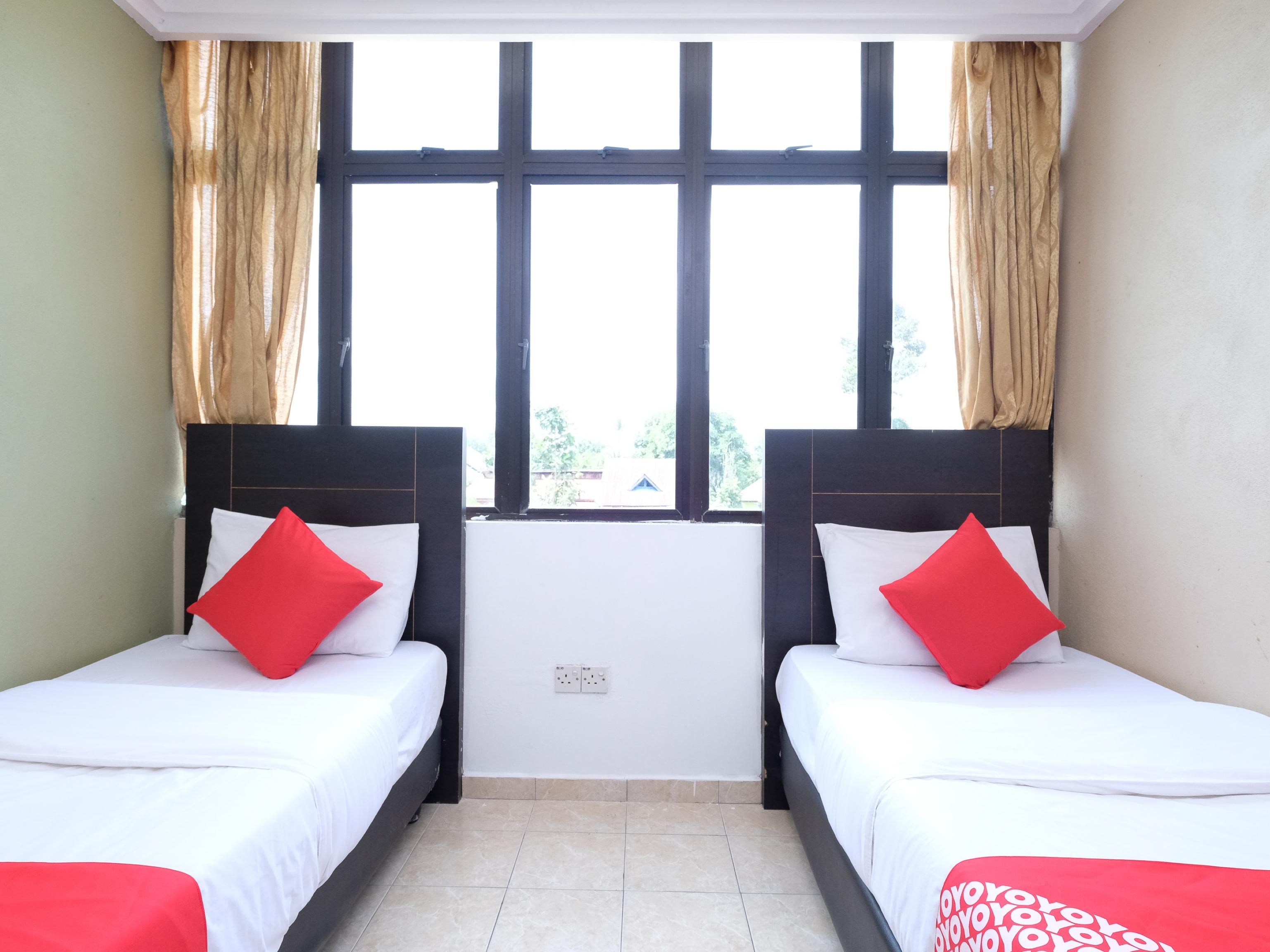 OYO 717 Mr J Hotel Wakaf Che Yeh 2 Buitenkant foto