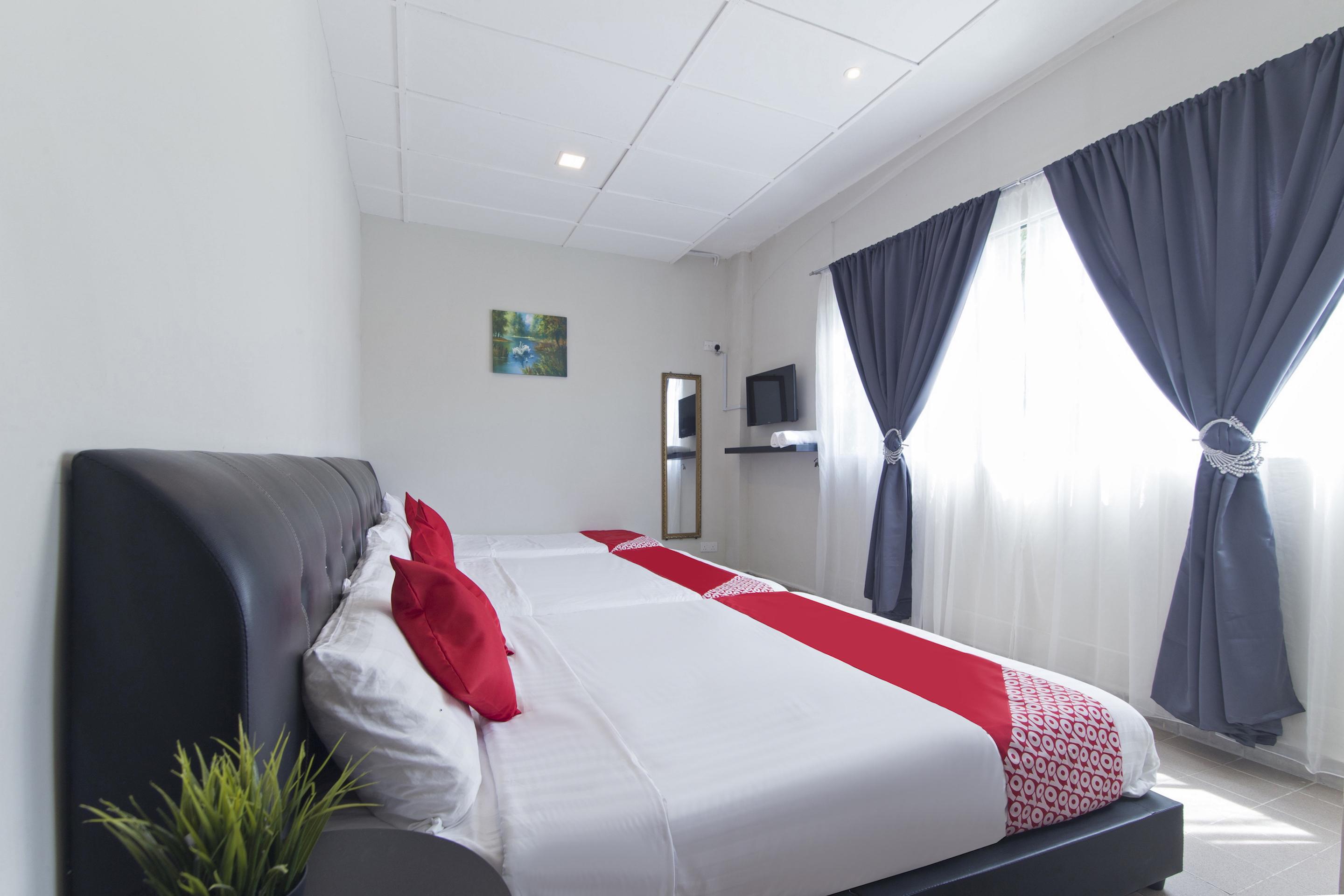 OYO 717 Mr J Hotel Wakaf Che Yeh 2 Buitenkant foto