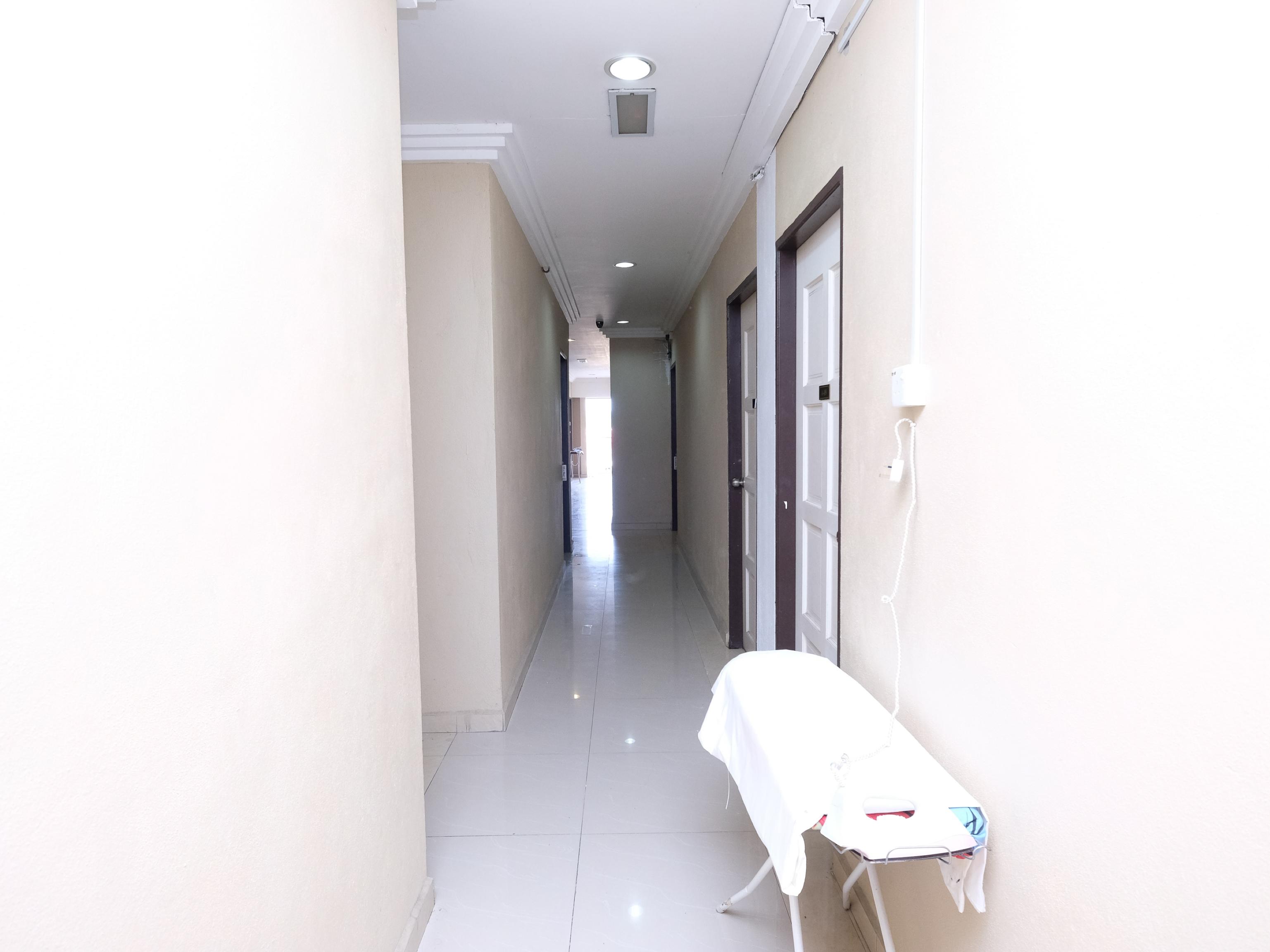 OYO 717 Mr J Hotel Wakaf Che Yeh 2 Buitenkant foto