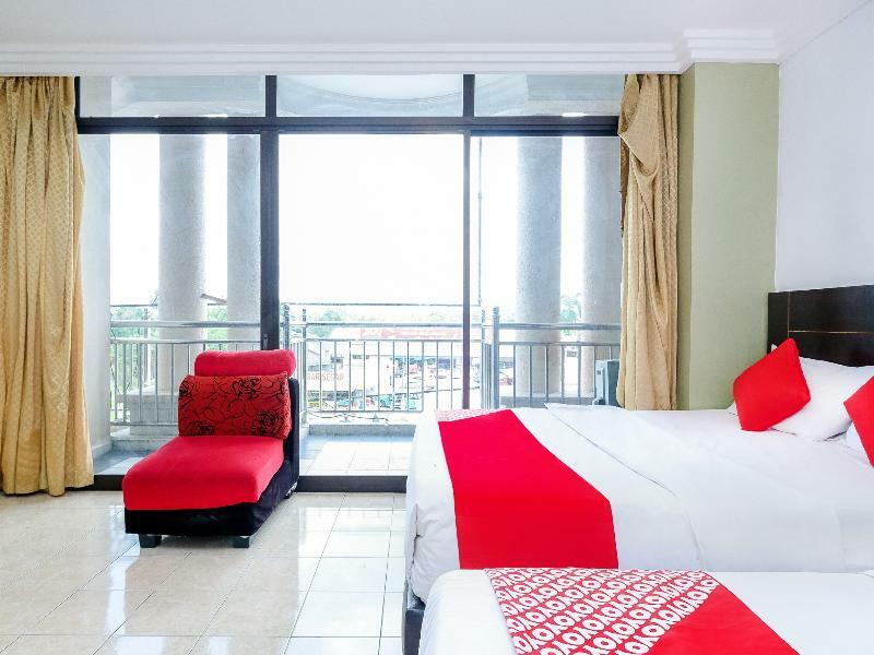 OYO 717 Mr J Hotel Wakaf Che Yeh 2 Buitenkant foto