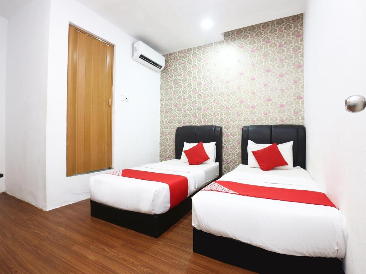 OYO 717 Mr J Hotel Wakaf Che Yeh 2 Buitenkant foto