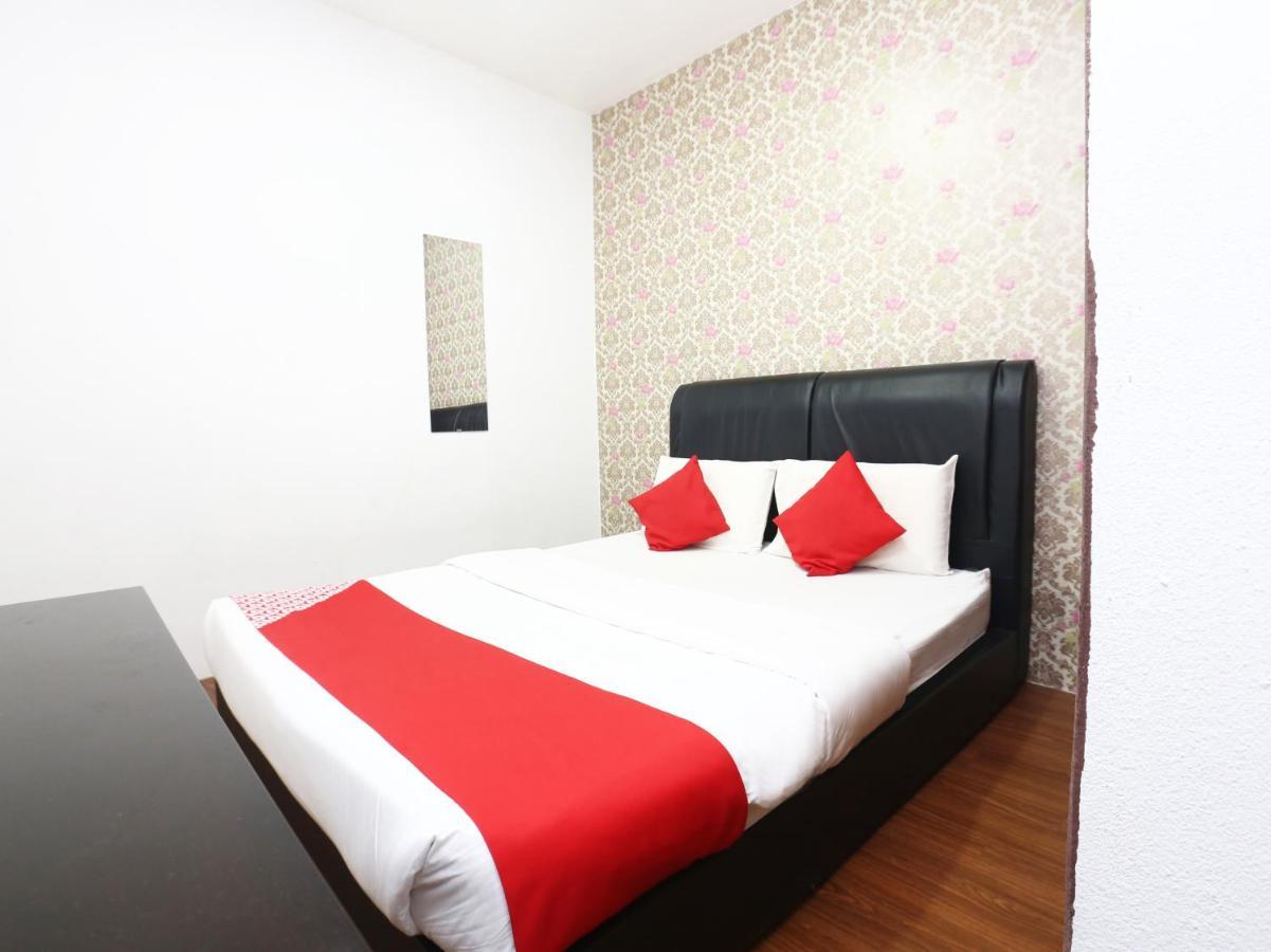 OYO 717 Mr J Hotel Wakaf Che Yeh 2 Buitenkant foto