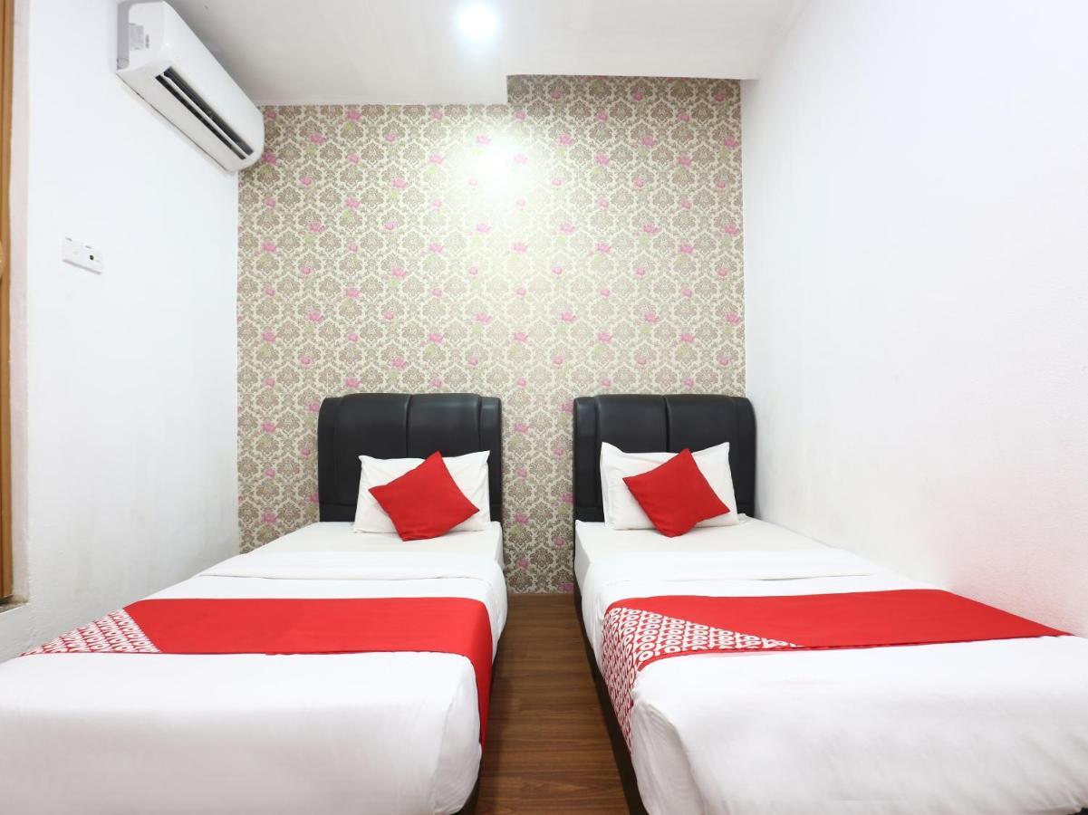 OYO 717 Mr J Hotel Wakaf Che Yeh 2 Buitenkant foto