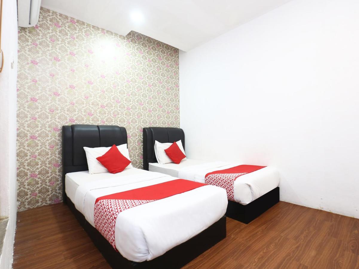 OYO 717 Mr J Hotel Wakaf Che Yeh 2 Buitenkant foto
