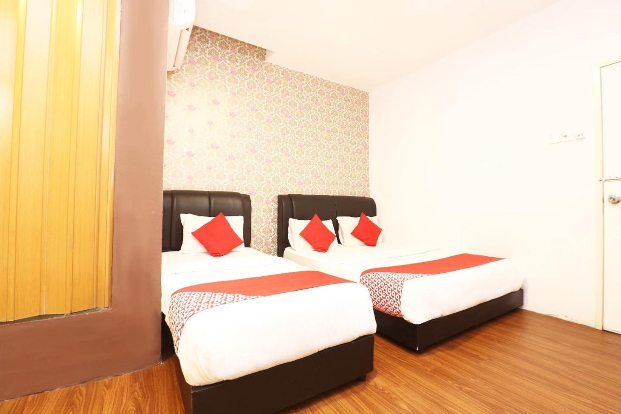 OYO 717 Mr J Hotel Wakaf Che Yeh 2 Buitenkant foto