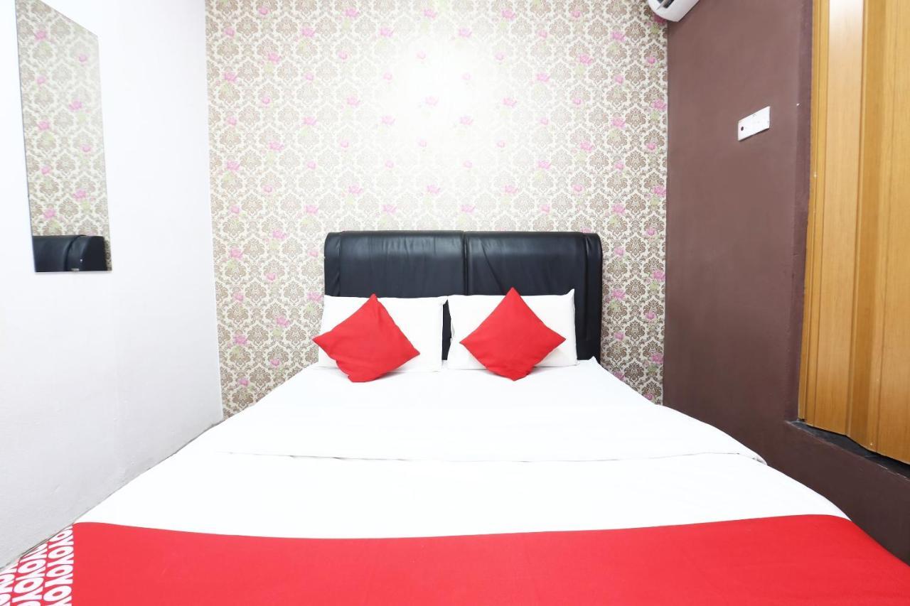 OYO 717 Mr J Hotel Wakaf Che Yeh 2 Buitenkant foto