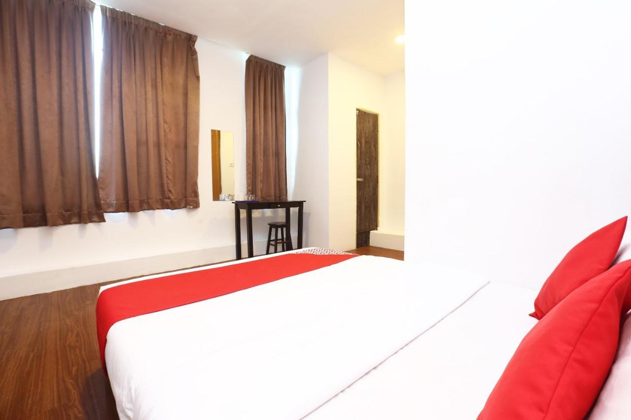 OYO 717 Mr J Hotel Wakaf Che Yeh 2 Buitenkant foto